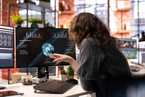 Advanced MLOps: ModelOps, DataOps & Monitoring